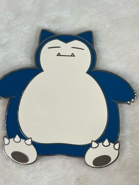 Pokemon Giant Snorlax Nintendo Official Pin Badge